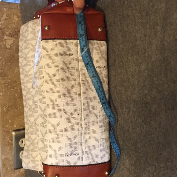 White vanilla Michael Kors purse - Picture 4 of 5